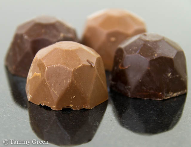Milk & Dark Chocolate Brigadeiro | Beijo de Chocolat Milk & Dark Chocolate Brigadeiro | Beijo de Chocolat